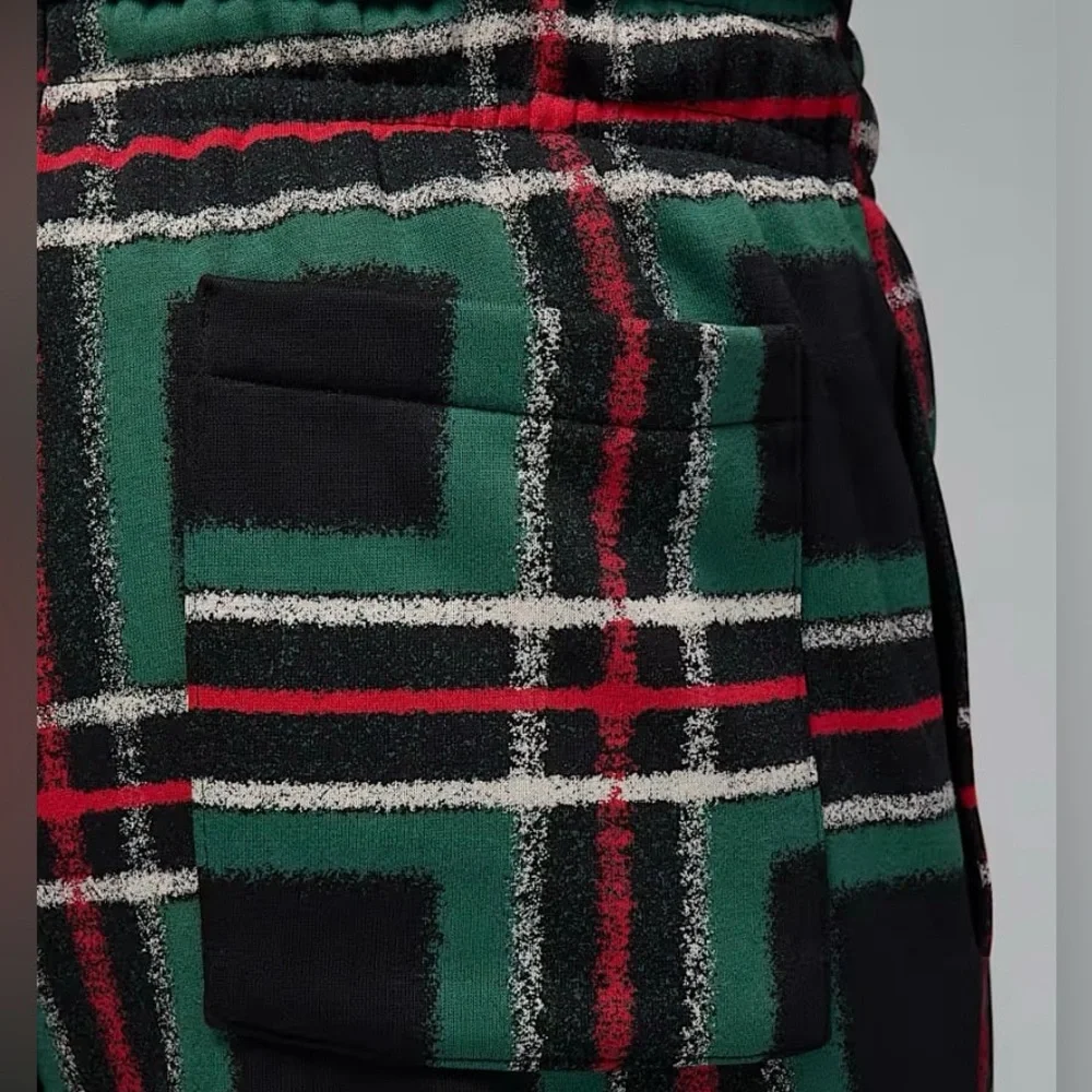 Nike Air Jordan Sweatpants Joggers Plaid Men's small Sz NEW! Green & Black & red